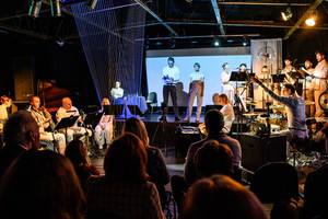 Performatywne czytanie libretta opery „Lustro”